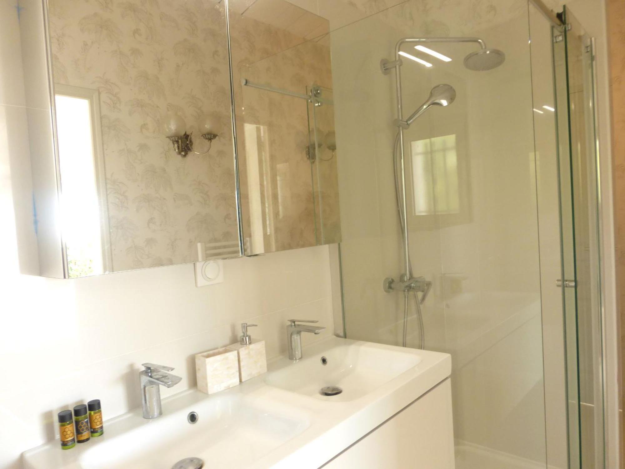 Chambre Bed And Breakfast Dans La Villa Cypra Antibes Eksteriør bilde